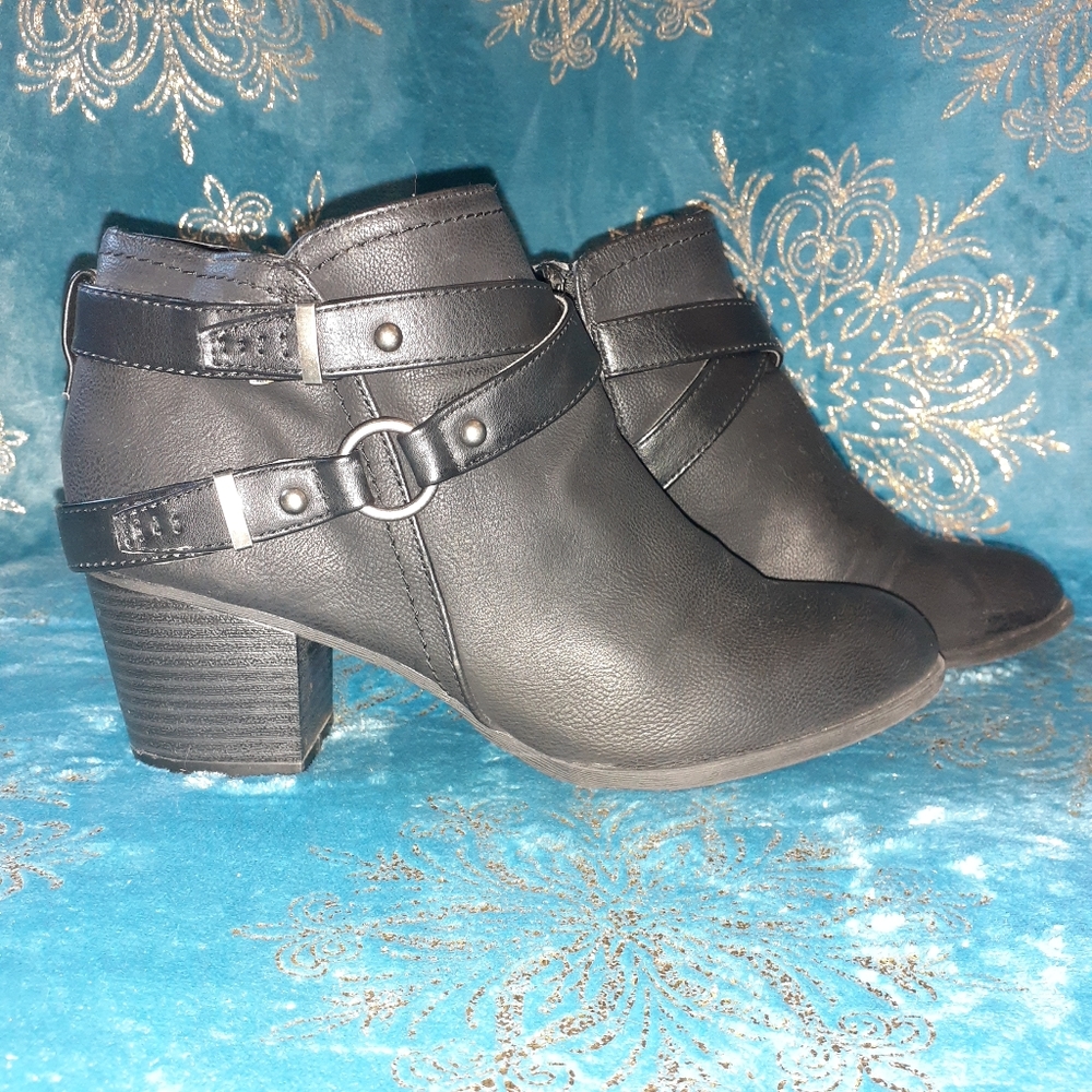 Indigo Road Slaire Ankle Bootie - Black - Size 8